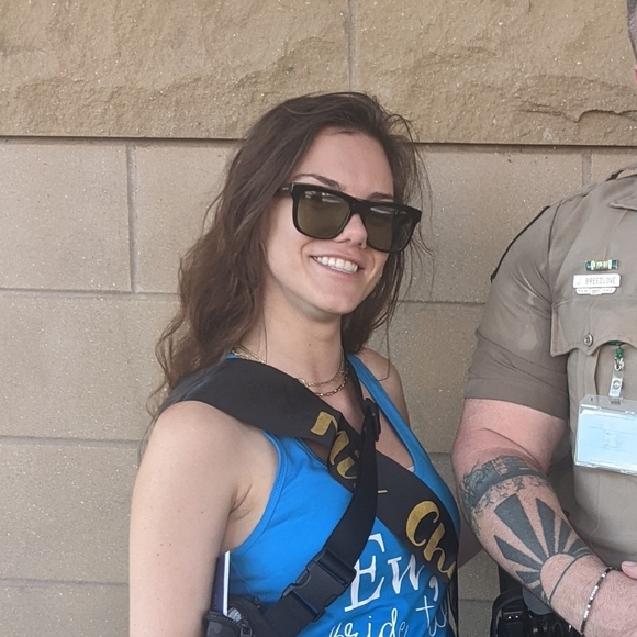 Gucci Sunglasses - Picture 5 of 5